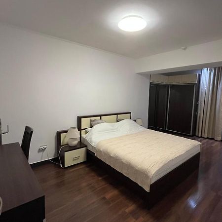 Large 2 Bedroom Apartment Soseaua Nordului Bukarest Kültér fotó