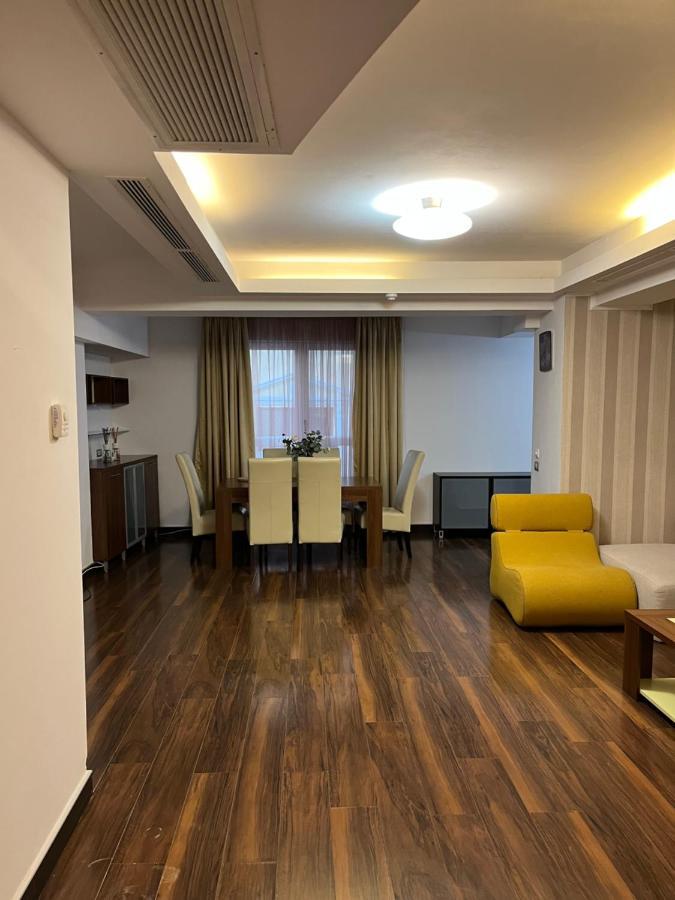 Large 2 Bedroom Apartment Soseaua Nordului Bukarest Kültér fotó