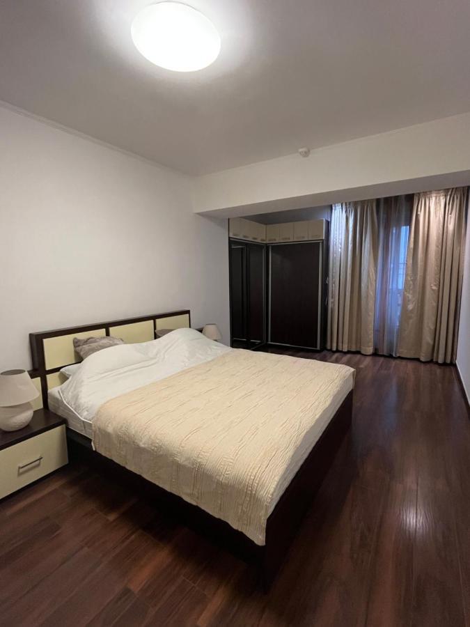 Large 2 Bedroom Apartment Soseaua Nordului Bukarest Kültér fotó